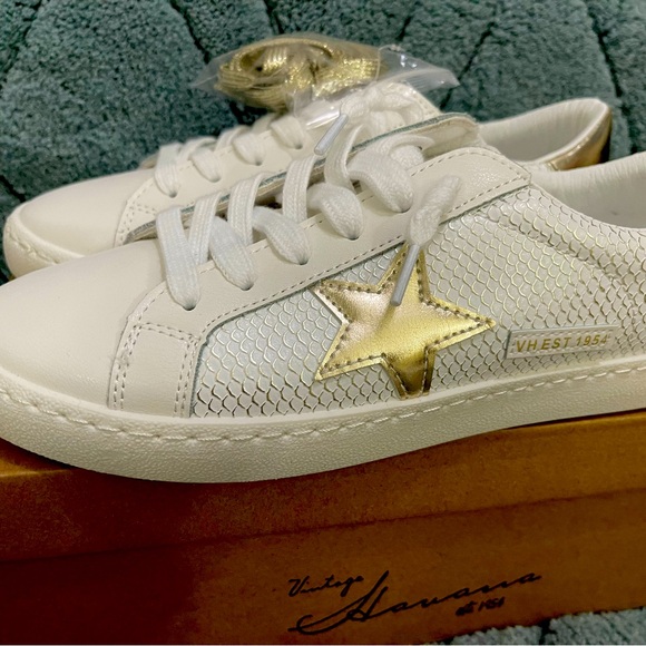 NEW Vintage Havana Carla White Snakeskin Multi Women’s Sz 8 Low Top Sneakers - Picture 1 of 7